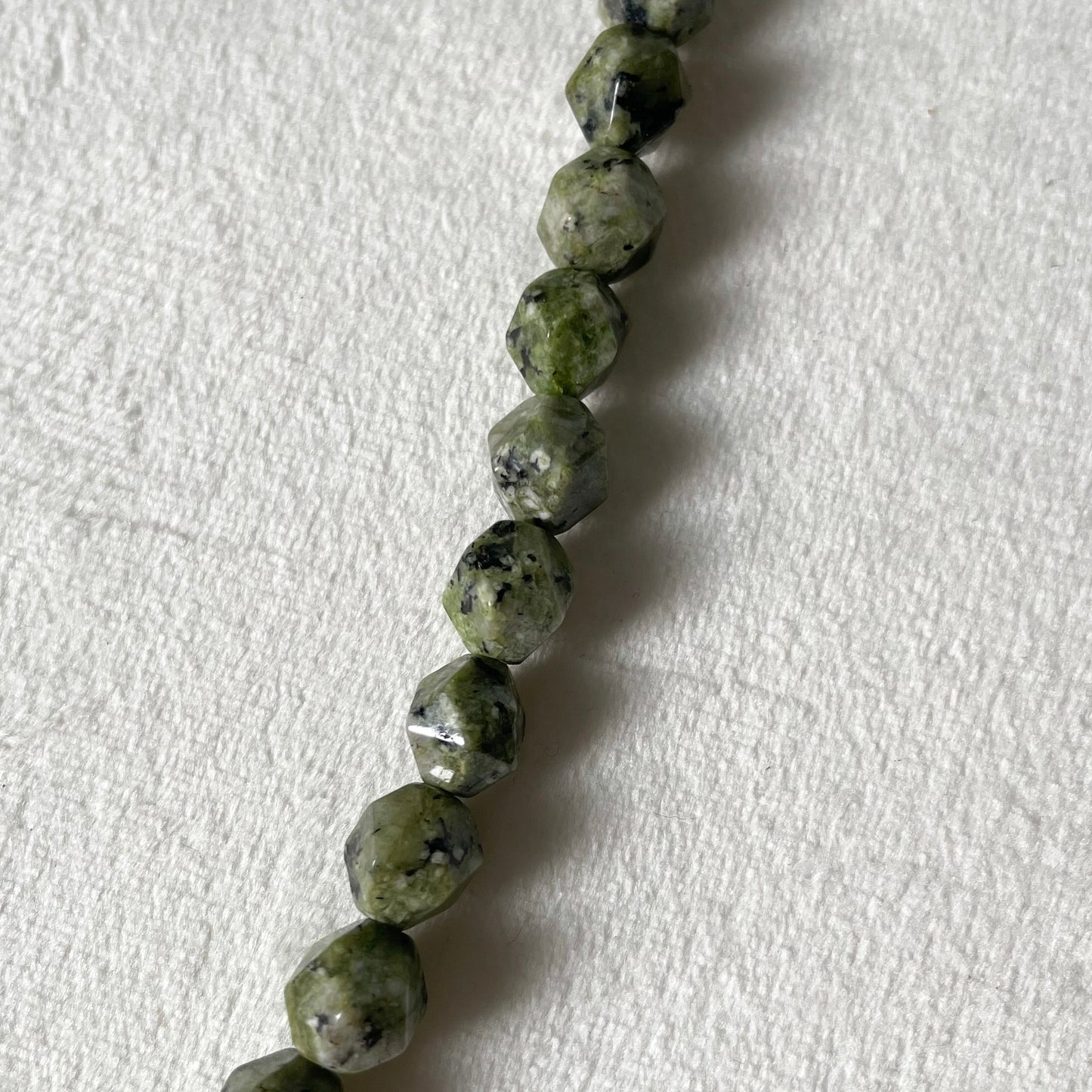 Collana Apatite Verde