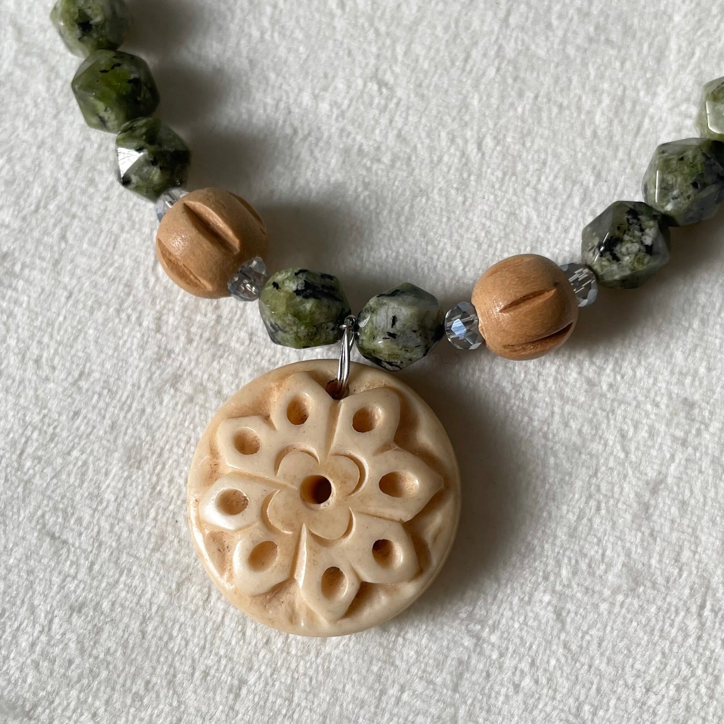 Collana Apatite Verde
